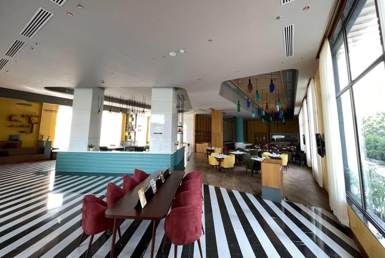 Ramada Encore By Wyndham Amritsar Airport Екстериор снимка