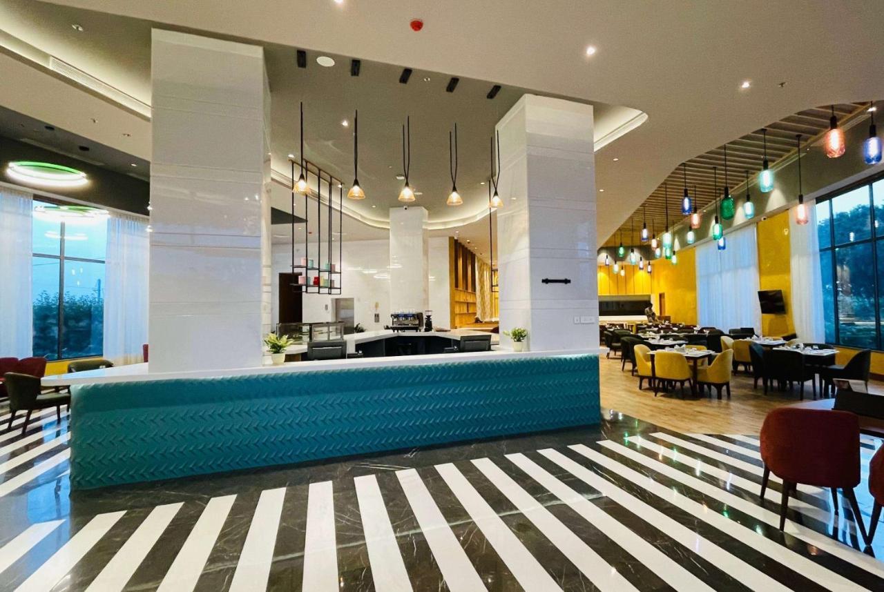 Ramada Encore By Wyndham Amritsar Airport Екстериор снимка
