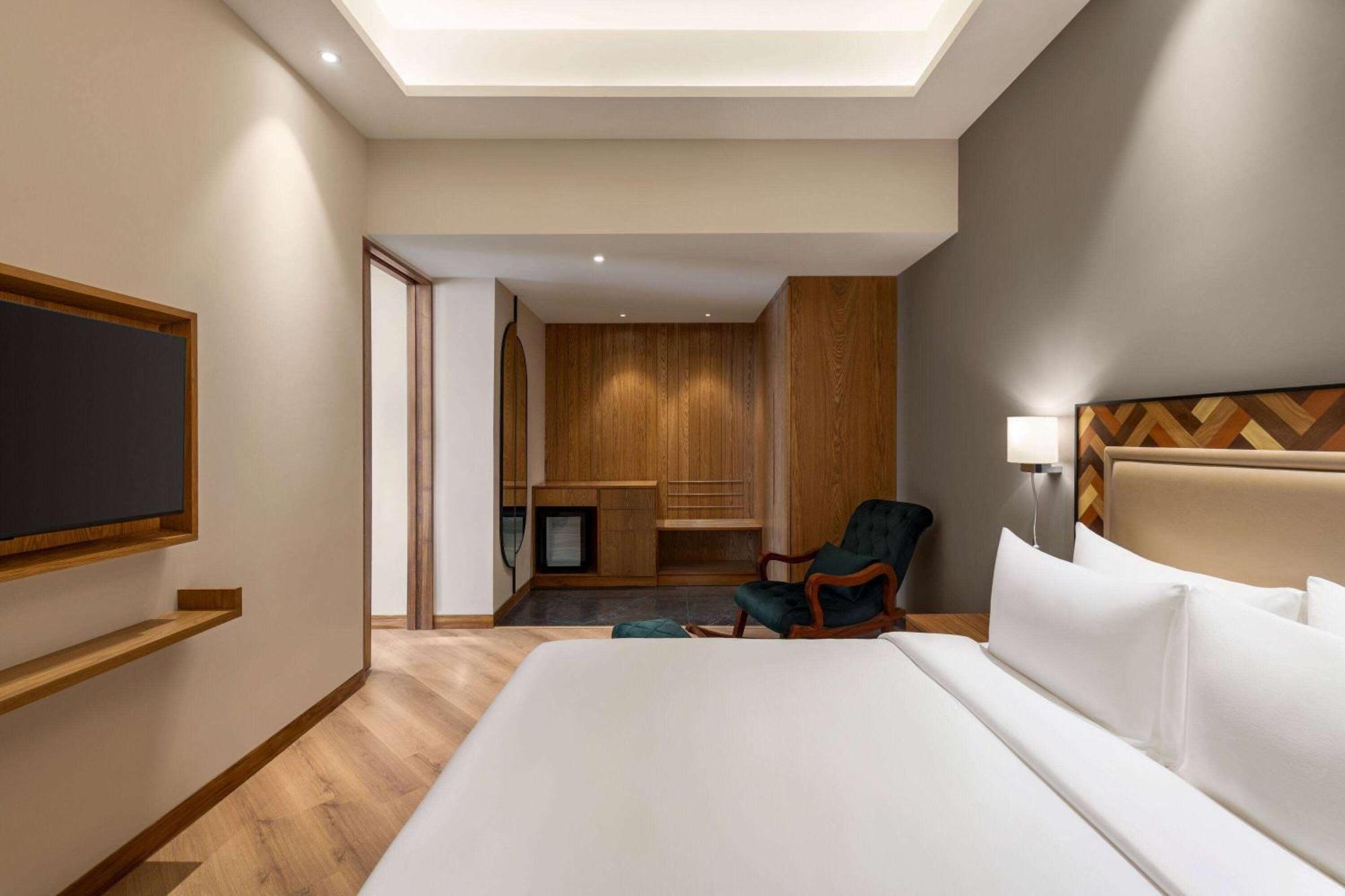 Ramada Encore By Wyndham Amritsar Airport Екстериор снимка