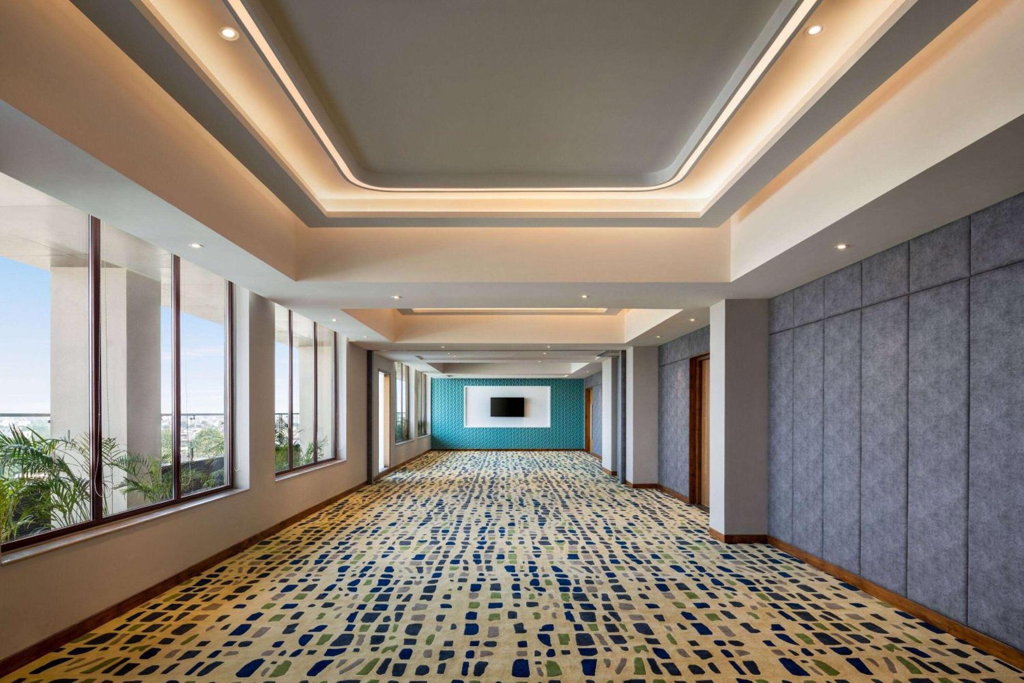 Ramada Encore By Wyndham Amritsar Airport Екстериор снимка