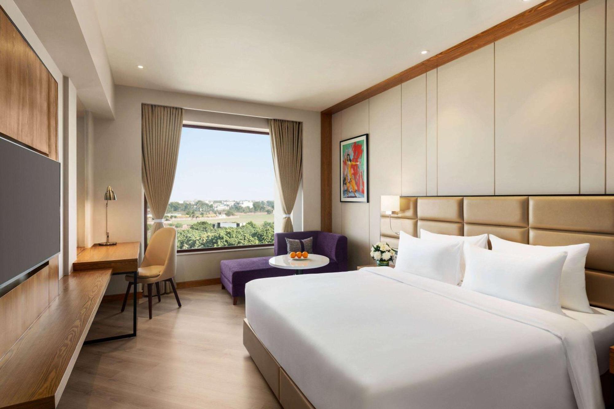 Ramada Encore By Wyndham Amritsar Airport Екстериор снимка
